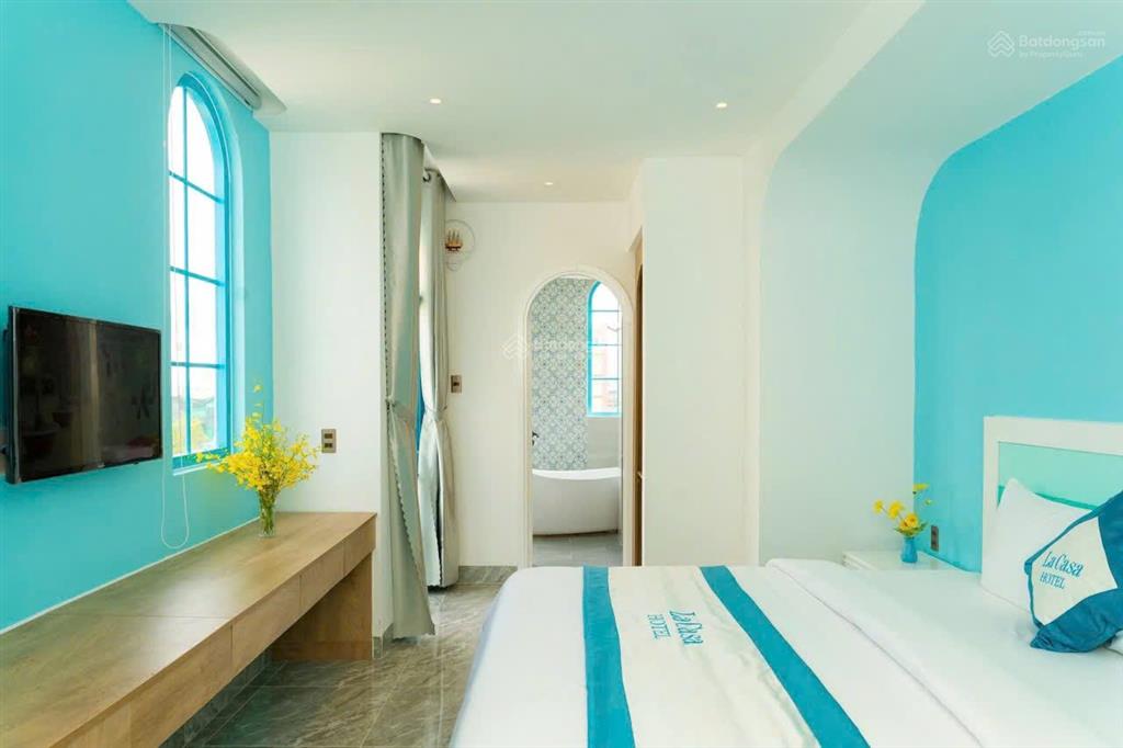 Chủ cần tiền bán khách sạn đẹp 7 tầng đang kd tốtcăn góc 2 mặt tiền phan huy íchvũng tàugiá 25tỷ