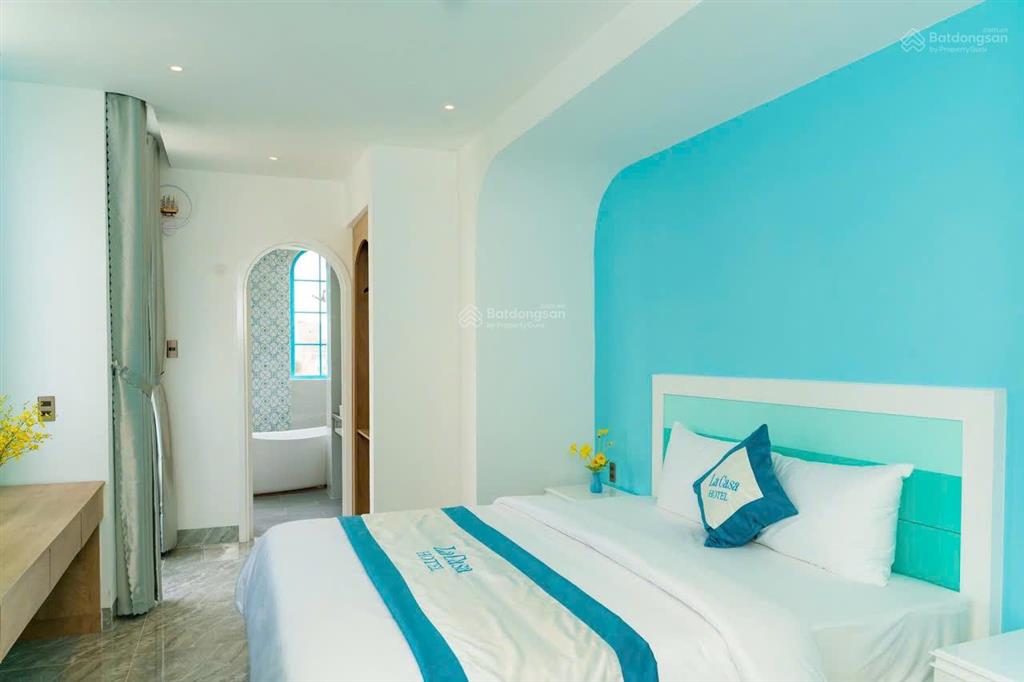 Chủ cần tiền bán khách sạn đẹp 7 tầng đang kd tốtcăn góc 2 mặt tiền phan huy íchvũng tàugiá 25tỷ