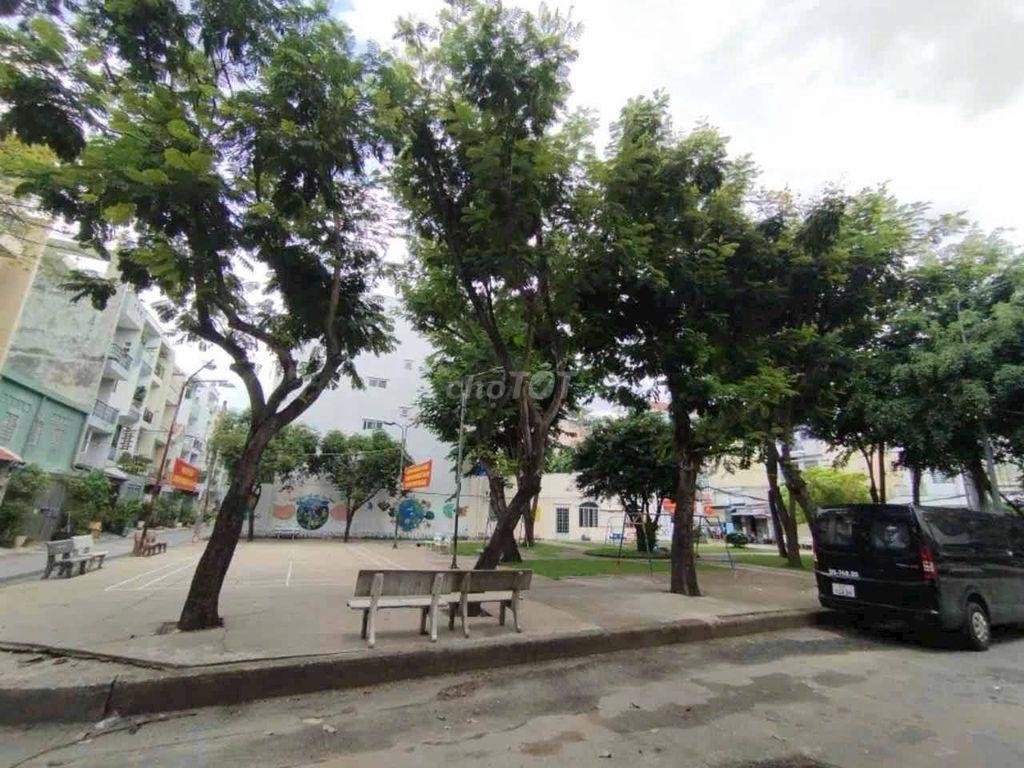 Bán nhà 3 tầng hẻm xe hơi, ngay Dương Quảng Hàm nối Lê Đức Thọ, 50M2,
