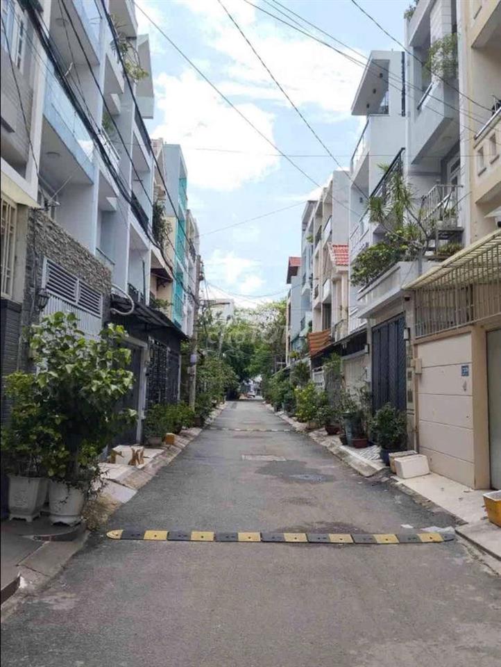 Bán nhà 3 tầng hẻm xe hơi, ngay Dương Quảng Hàm nối Lê Đức Thọ, 50M2,