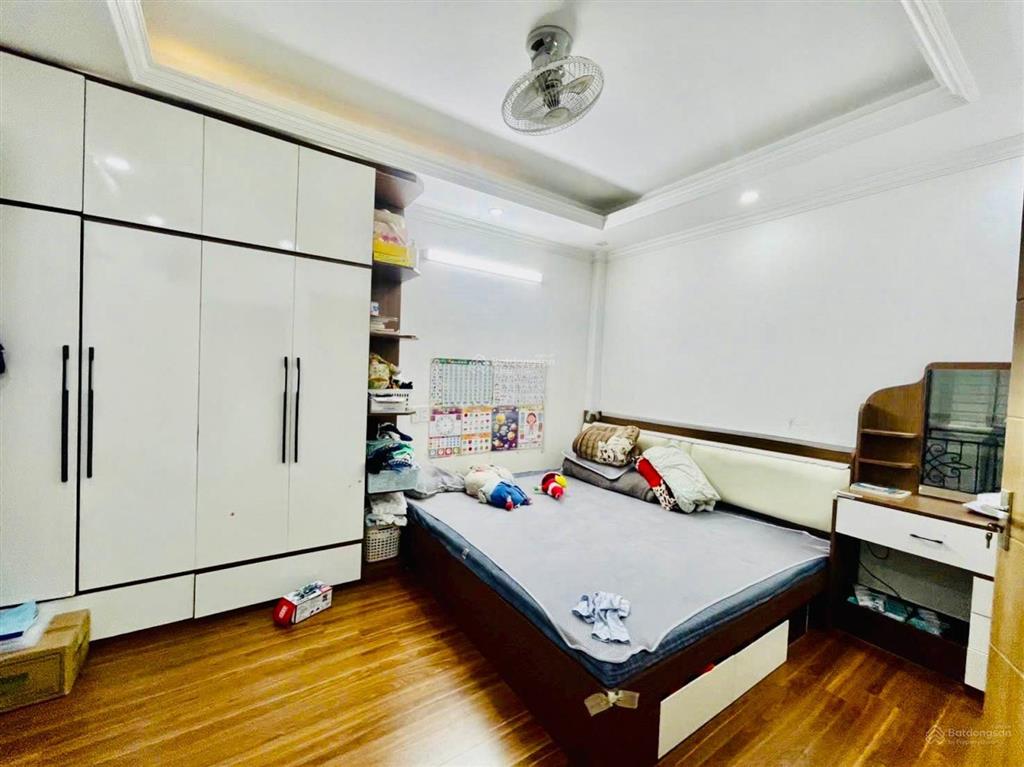 Không có căn thứ 2  định công, hoàng mai 32m25 tầng  nhỉnh 8 tỷ sát vành đai 2,530m ra mặt phố
