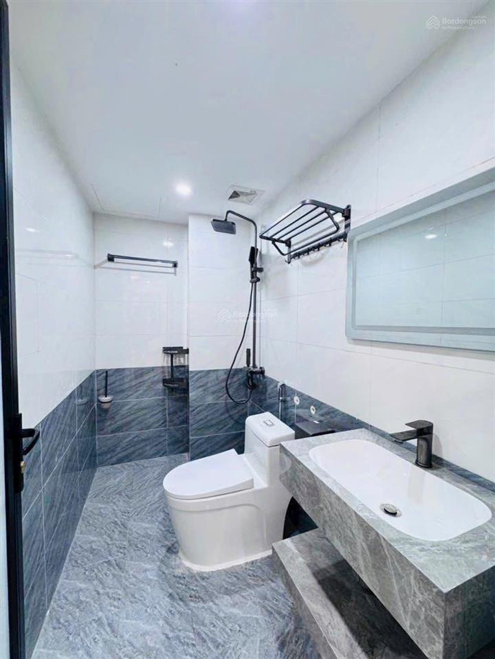 Lê trọng tấn định công 5 tầng  mới kính koong  lô góc  2 thoáng  50m ra chợ gần đường vđ 2.5