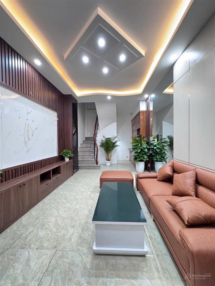 Lê trọng tấn định công 5 tầng  mới kính koong  lô góc  2 thoáng  50m ra chợ gần đường vđ 2.5