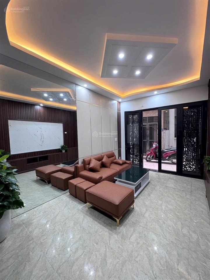 Lê trọng tấn định công 5 tầng  mới kính koong  lô góc  2 thoáng  50m ra chợ gần đường vđ 2.5