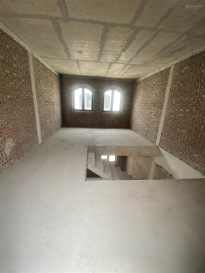 Chính chủ bán nhà phân lô chà là 7 vinhomes ocp2  diện tích 65m2 * 5 tầng. giá 9.7 tỷ (có tl)