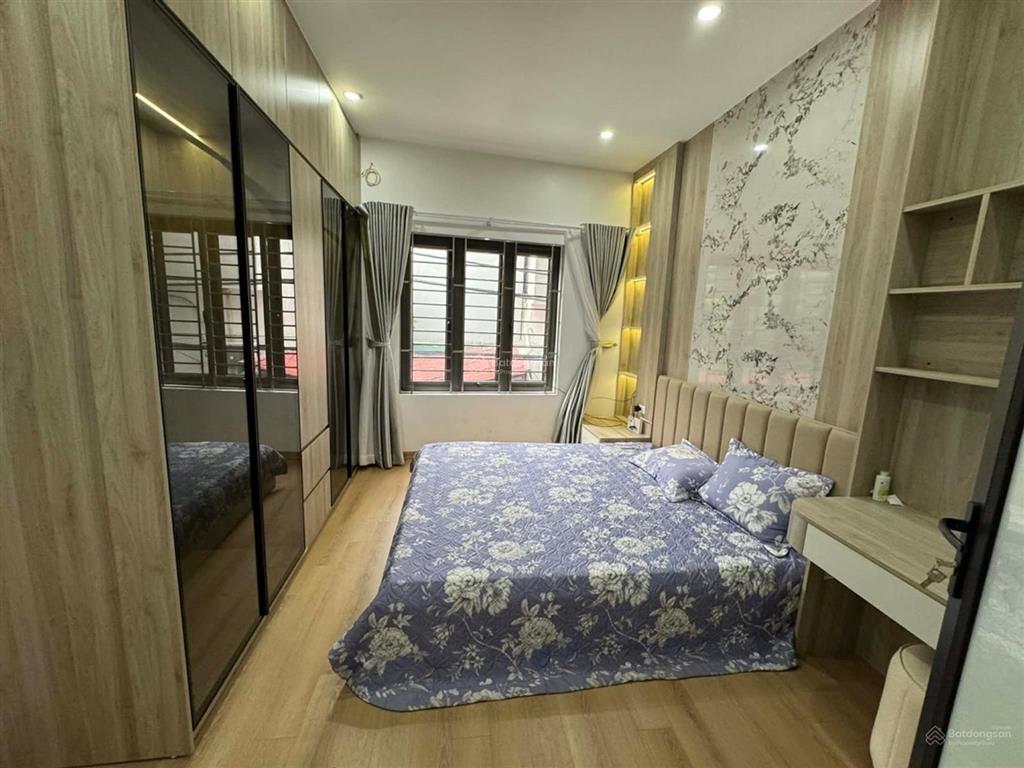 Tặng nội thất  nhà 5 tầng 42m2 chỉ 11,8 tỷ(có tl) phần lô ô tô ngõ thông  kinh doanh 