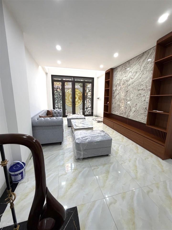 Vài bước ra hồ  nhà mới 6 tầng thang máy full nội thất cao cấp  hưởng trọn tiện ích kđt linh đàm