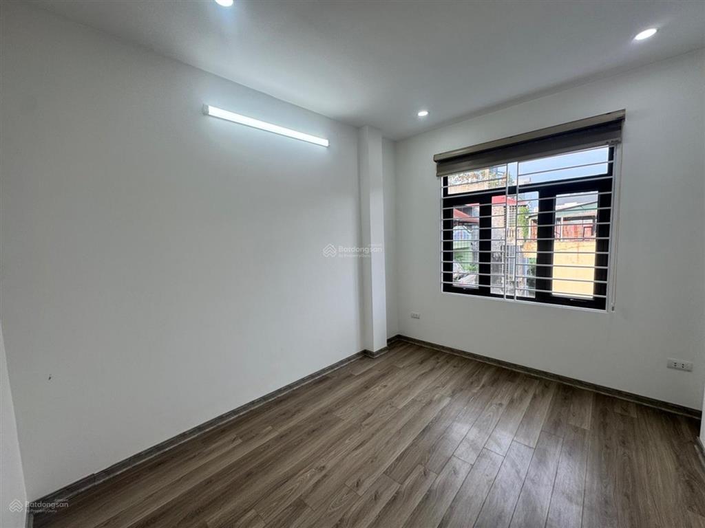 Nhà mới tinh  6 tầng  thang máy  trung tâm phố mới  sau qh giải phóng, kim đồng  41m2
