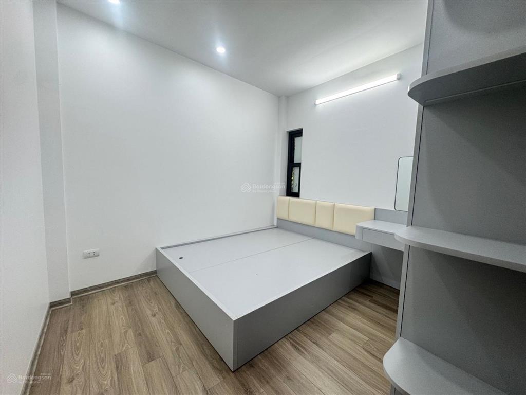 Nhà mới tinh  6 tầng  thang máy  trung tâm phố mới  sau qh giải phóng, kim đồng  41m2