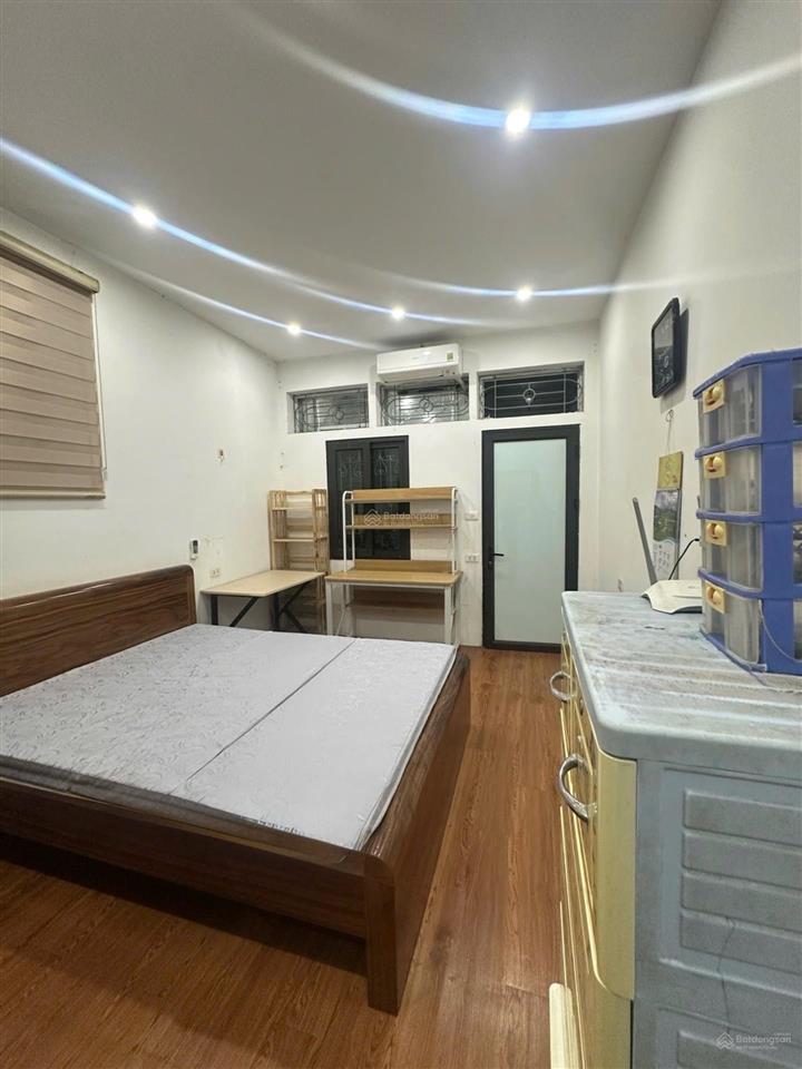 Nhà  phố dương văn bé  trung tâm hai bà trưng  ko quy hoạch  tiện các ngả  sách valy về ở