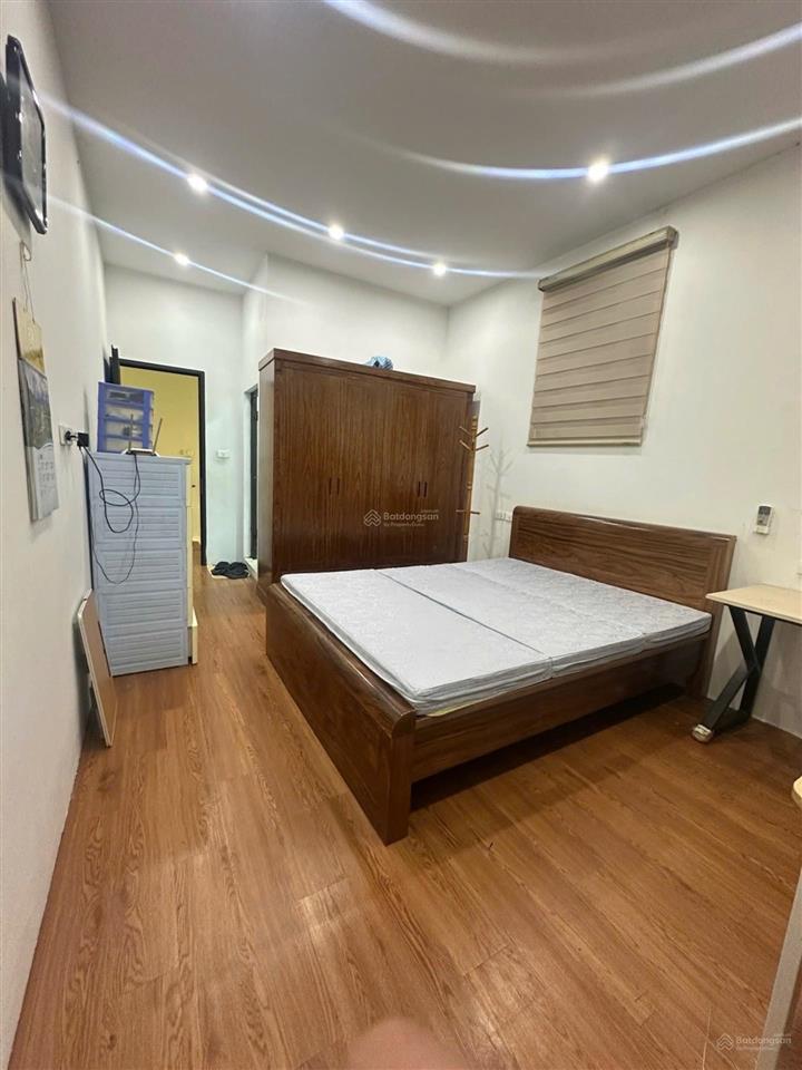 Nhà  phố dương văn bé  trung tâm hai bà trưng  ko quy hoạch  tiện các ngả  sách valy về ở