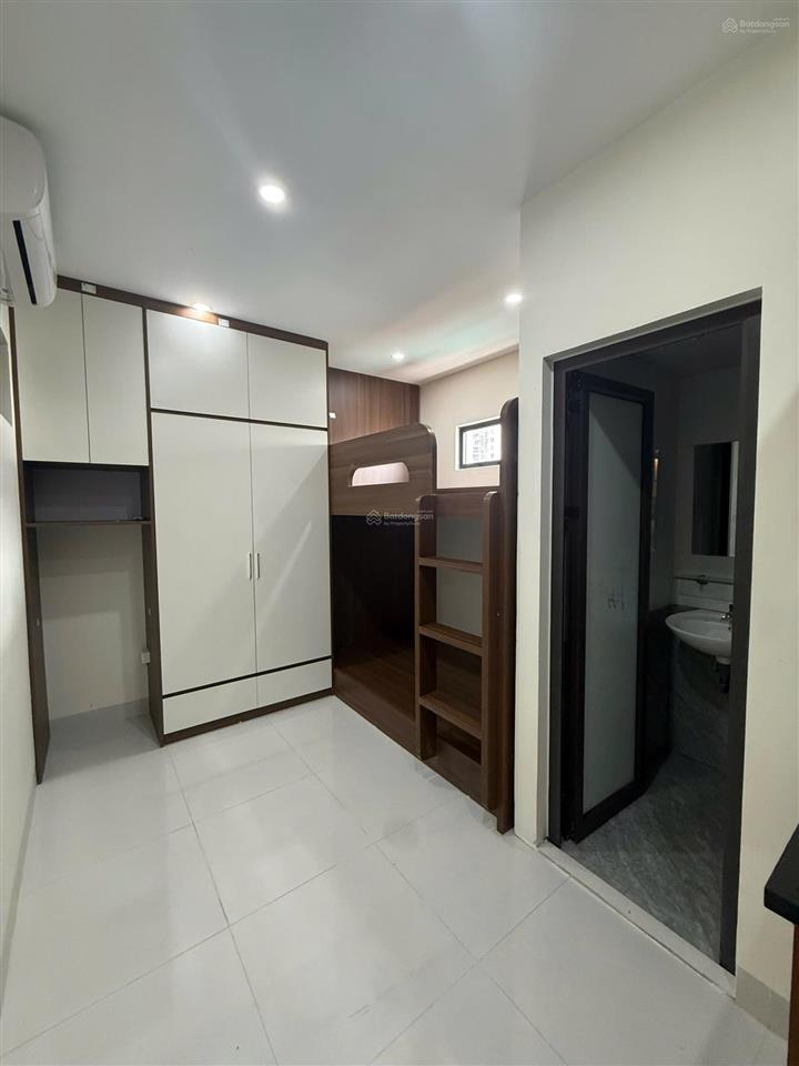 Nhà dòng tiền vip 150triệu/ tháng  phố kim giang  8 tầng thang máy  tổng 32 phòng  full nt
