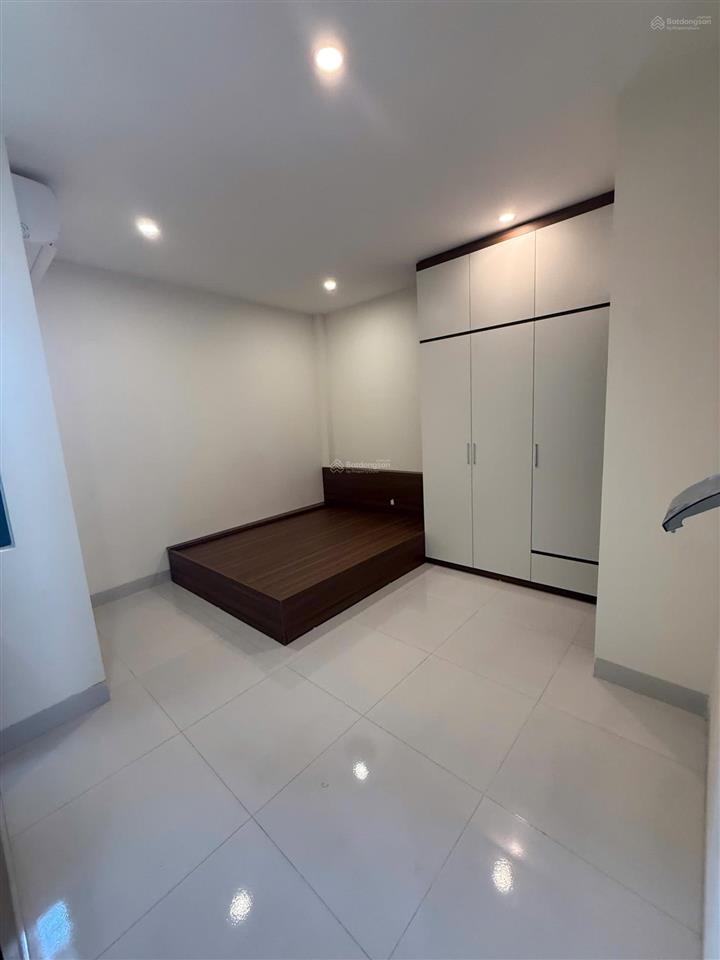 Nhà dòng tiền vip 150triệu/ tháng  phố kim giang  8 tầng thang máy  tổng 32 phòng  full nt