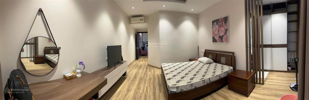Chính chủ gửi bán bt vinhome riverside 176m2 3 thoáng  giá đầu tư 54tỷ dòng tiền  thang máy .
