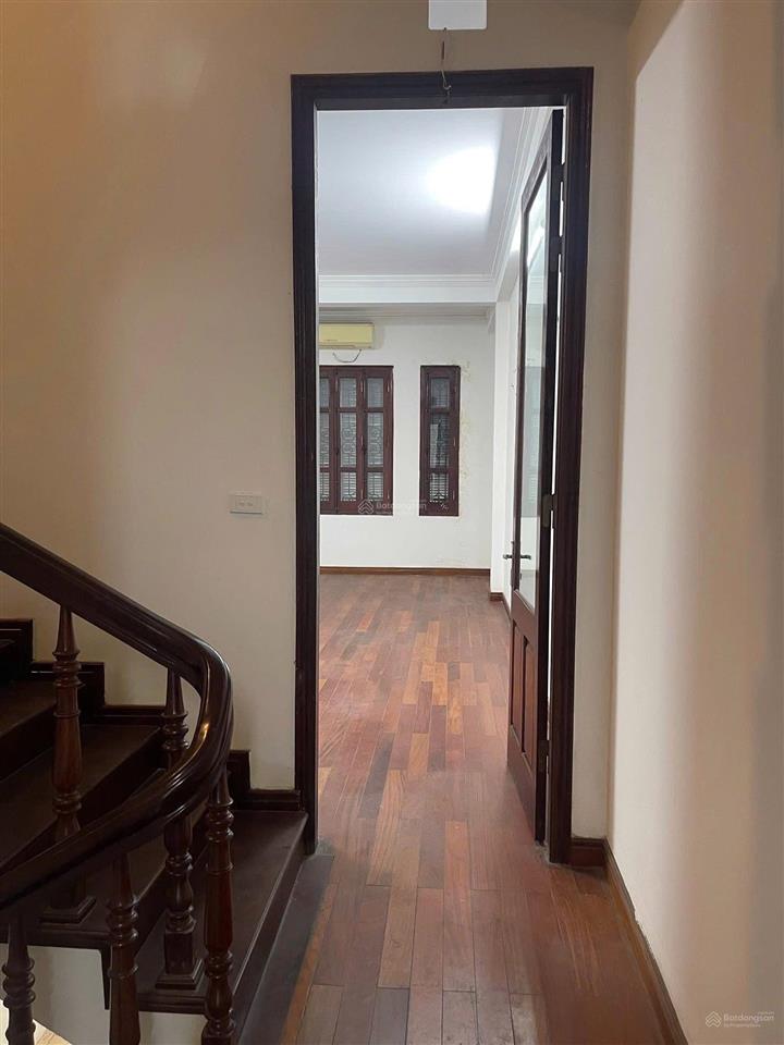 Bán nhà mặt hồ trung kính 100m2  mt4,5m  giá 37,5 tỷ  sát vành đai 2.5 & metro!