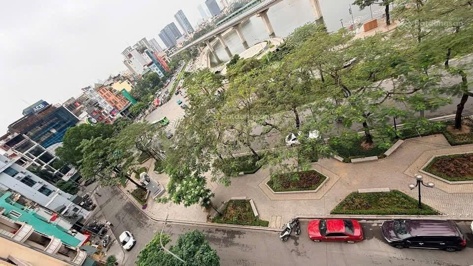 Lô góc hoàng cầu 2 mặt thoáng  110m2 giá117 tỷ  thang máy vị trí vàng kinh doanh.
