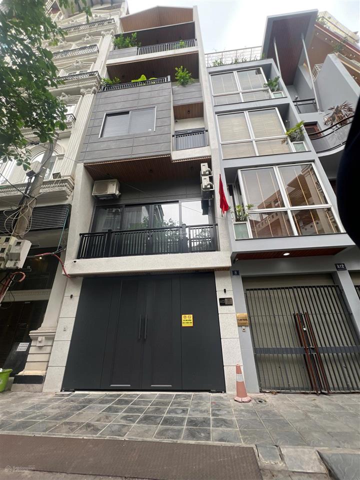 Bán liền kề vip 100m2 lê văn lương mt 5,95m , giá 38.5 tỷ thang máy  ô tô tránh đỗ.