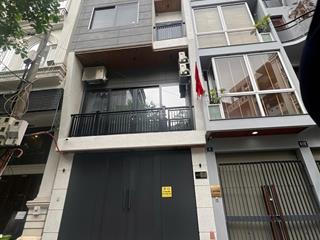 Bán liền kề vip 100m2 lê văn lương mt 5,95m , giá 38.5 tỷ thang máy  ô tô tránh đỗ.