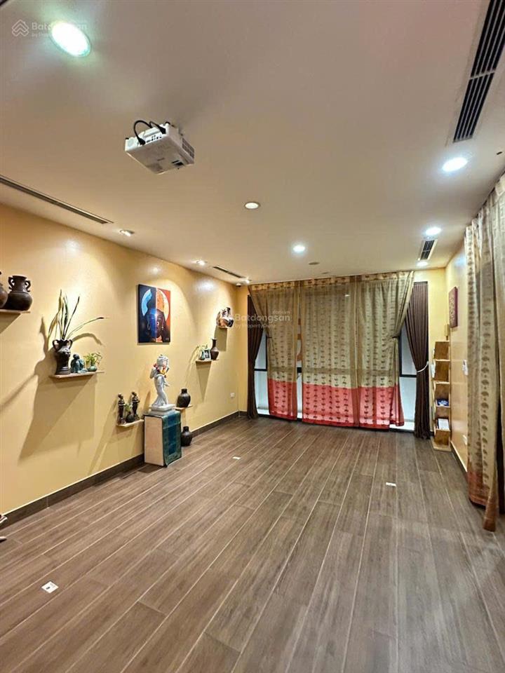 Bán liền kề vip 100m2 lê văn lương mt 5,95m , giá 38.5 tỷ thang máy  ô tô tránh đỗ.