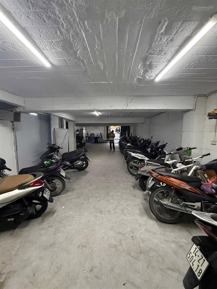 Mặt phố khúc thừa dụ 174m2 mt7,8m, giá 165tỷ thang máy dòng tiền 3 tỷ/ năm tiềm năng tăng giá