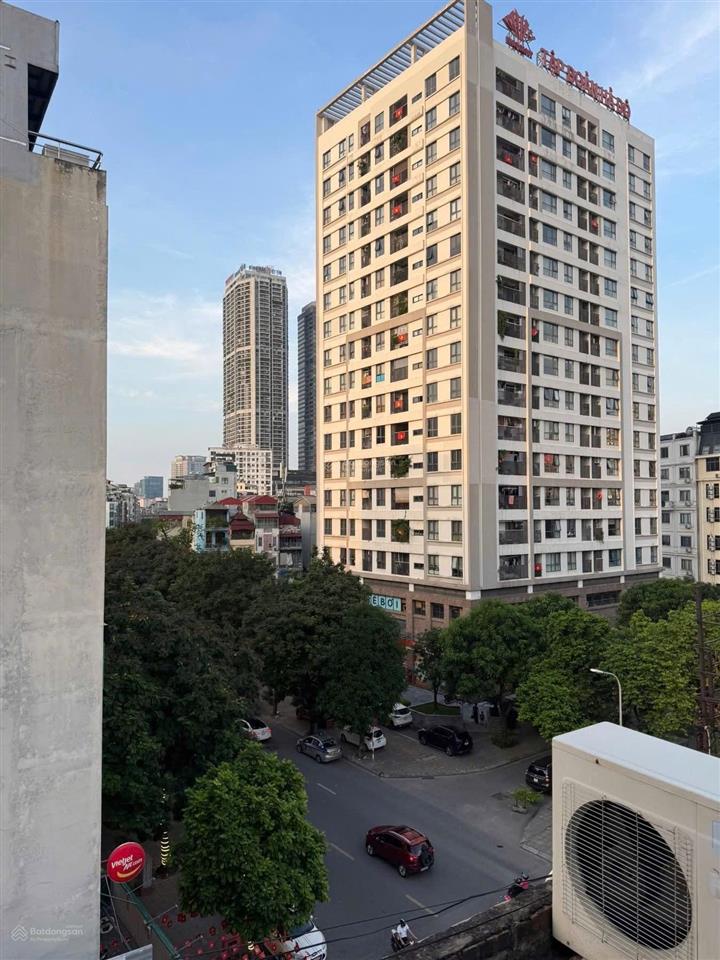Mặt phố khúc thừa dụ 174m2 mt7,8m, giá 165tỷ thang máy dòng tiền 3 tỷ/ năm tiềm năng tăng giá