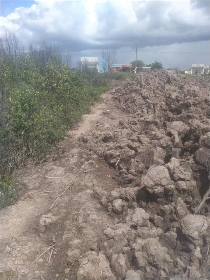 Bán đất nền ngang 28.5 dài 150m hậu đâm tới sông