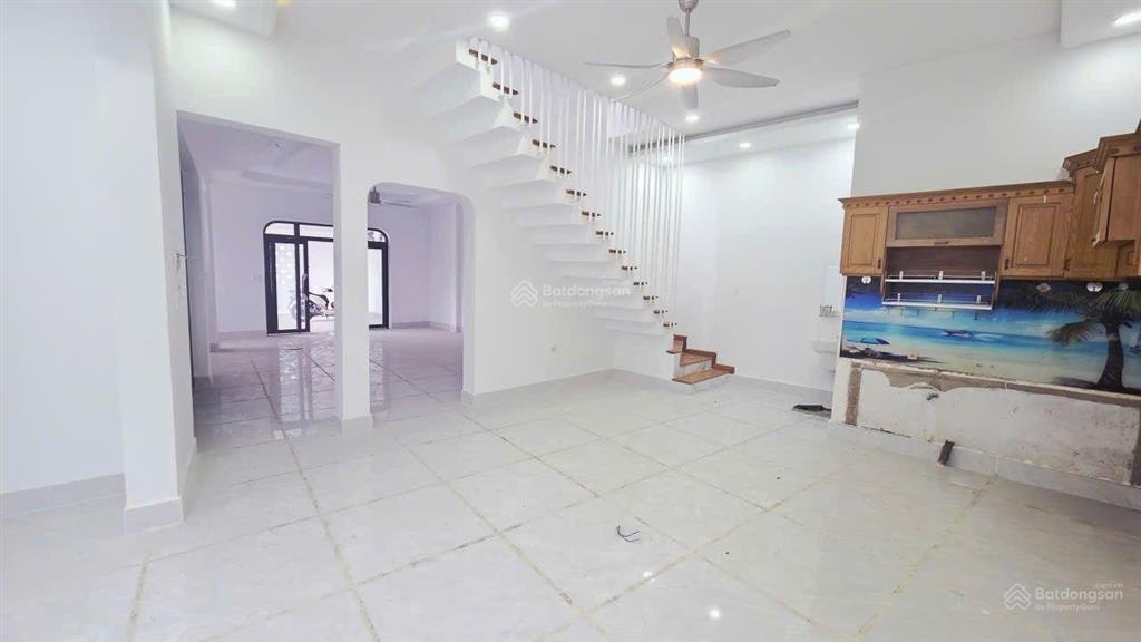 Hàng ngộp giá giật mình mặt tiền ngang 20m giữa trung tâm p. dĩ an