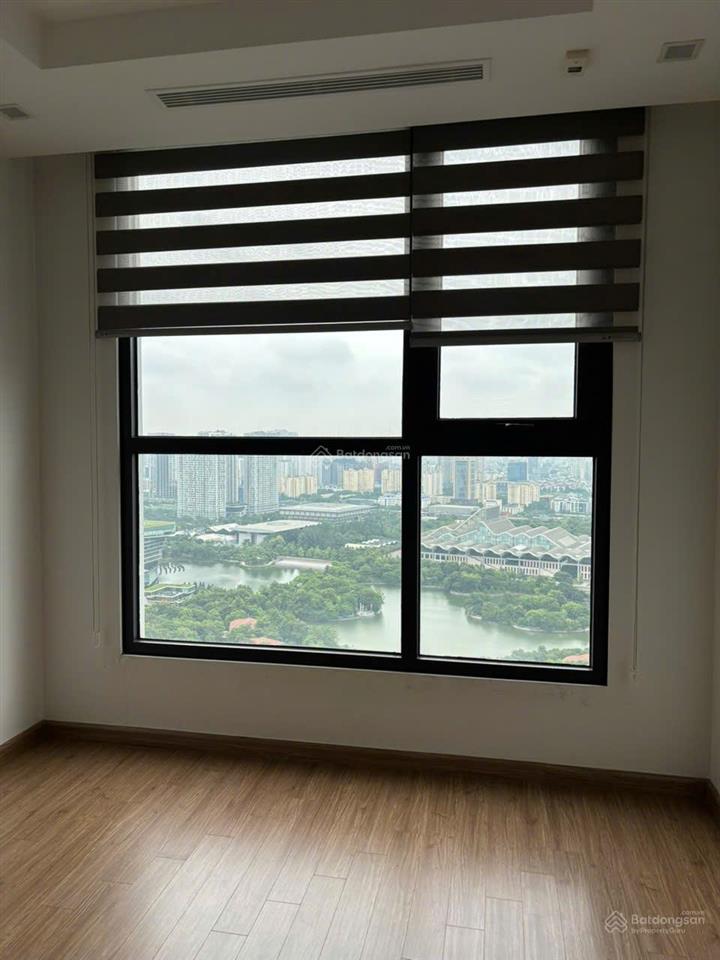 Căn hộ tầng 33, 90 m2 tim tường 3 phòng ngủ 2 wc, nhà mới đẹp