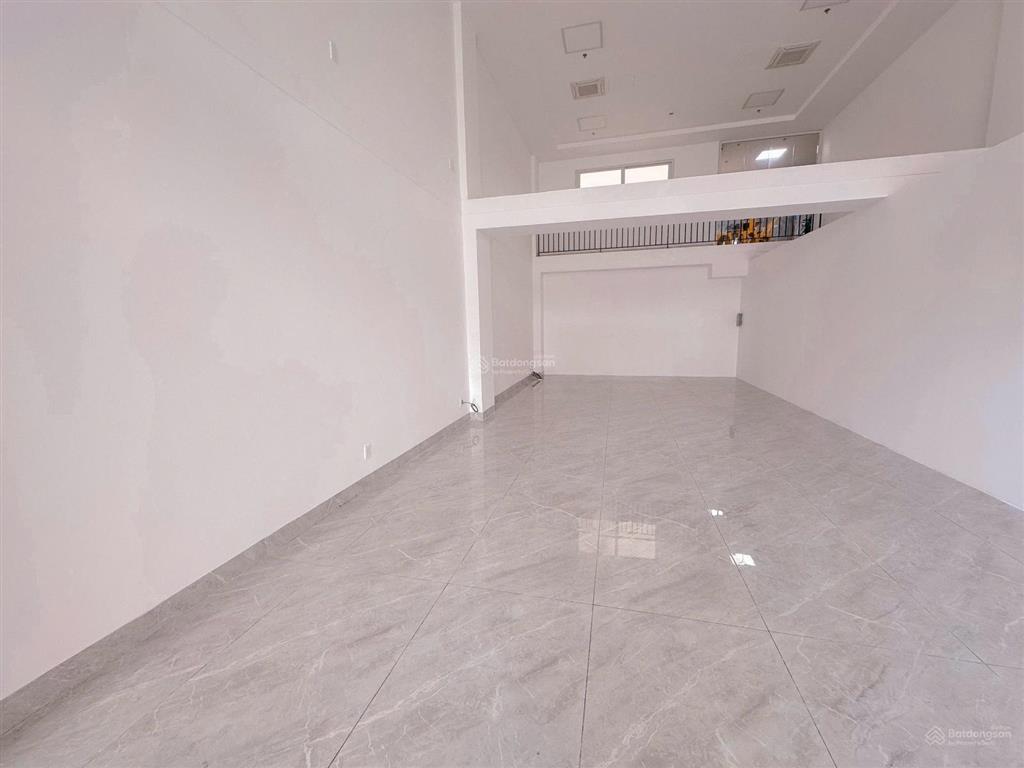 Cho thuê mặt bằng trệt tòa nhà 90 lê văn duyệt, 80 m2 làm showroom, văn phòng đại diện