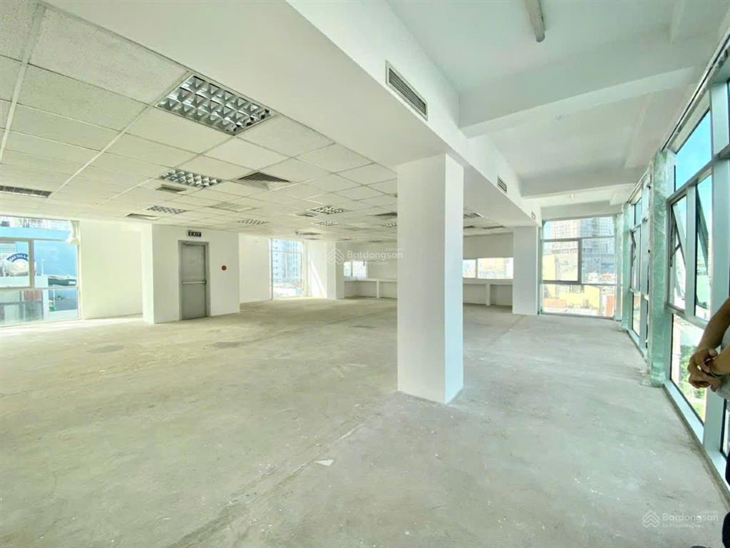 Văn phòng cho thuê 180 m2 ung văn khiêm tân cảng bình thạnh