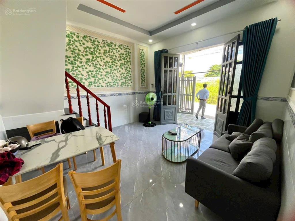 Cần bán gấp căn nhà 1 trệt 1 lầu 2 mặt tiền kinh doanh