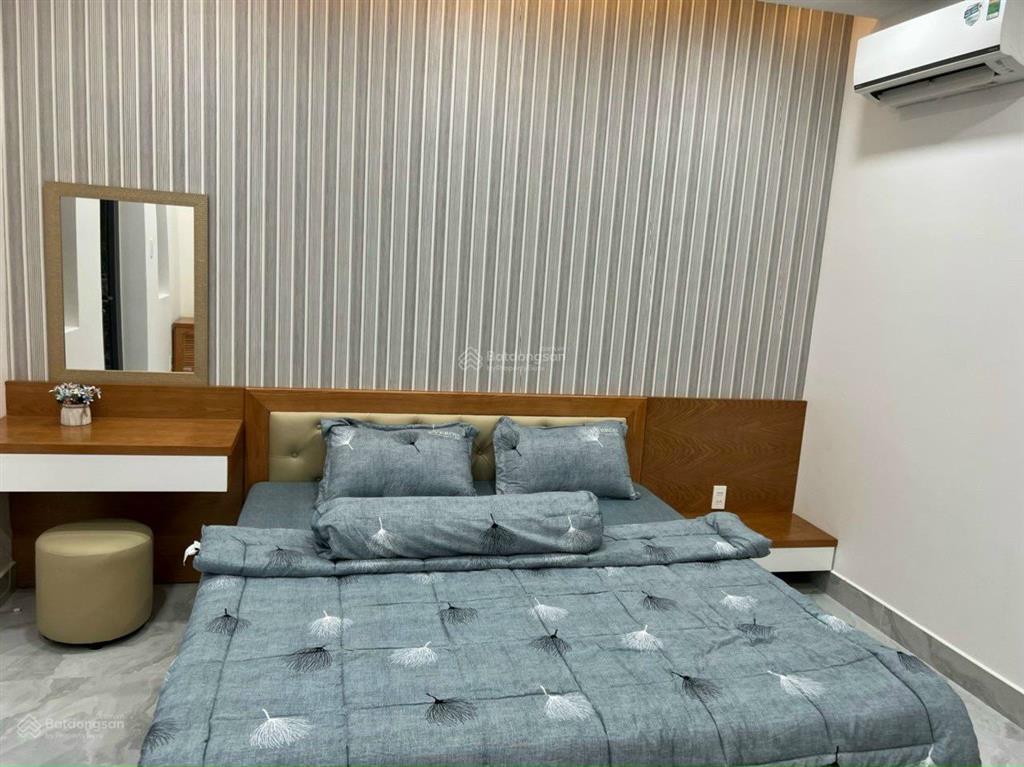Nhà 1 sẹc nguyễn văn dung p6 gò vấp, 4x15m, 4 tầng thang máy. giá 10.x tỷ
