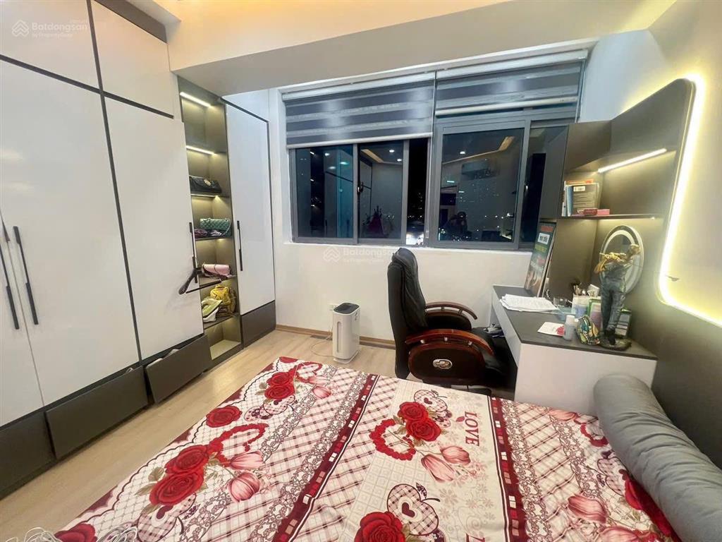 Bán nhà nguyên hồng đống đa 60m2, 4 tầng, mt 4.2m, 16.3 tỷ, gara ô tô, 2 thoáng.  0368 176 ***