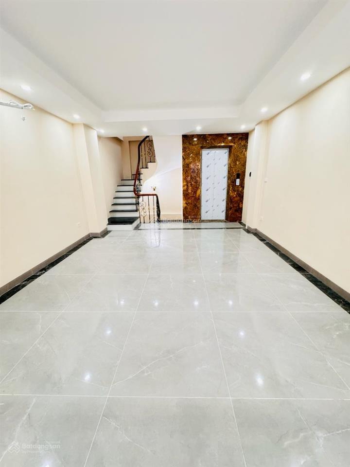 Bán nhà đống đa 45m2, 6 tầng, mt 5.4m, 14.6 tỷ gara ô tô lô góc thang máy  0368 176 ***