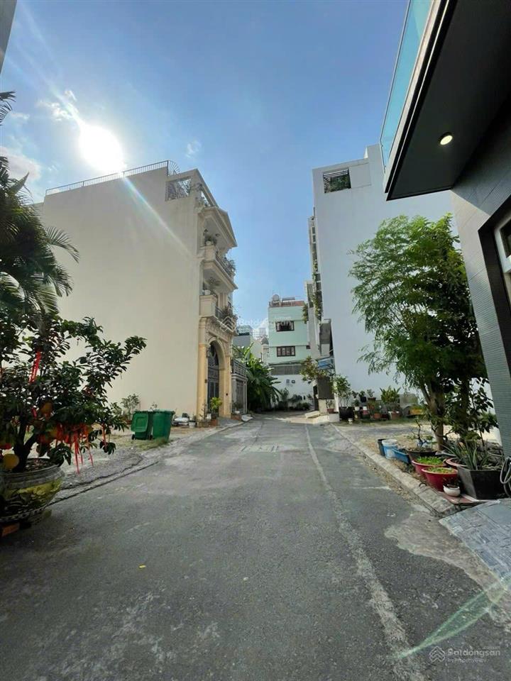 Bán gấp nhà hxh ngay đỗ xuân hợp cách chợ phước bình 200m  giá 9.5 tỷ