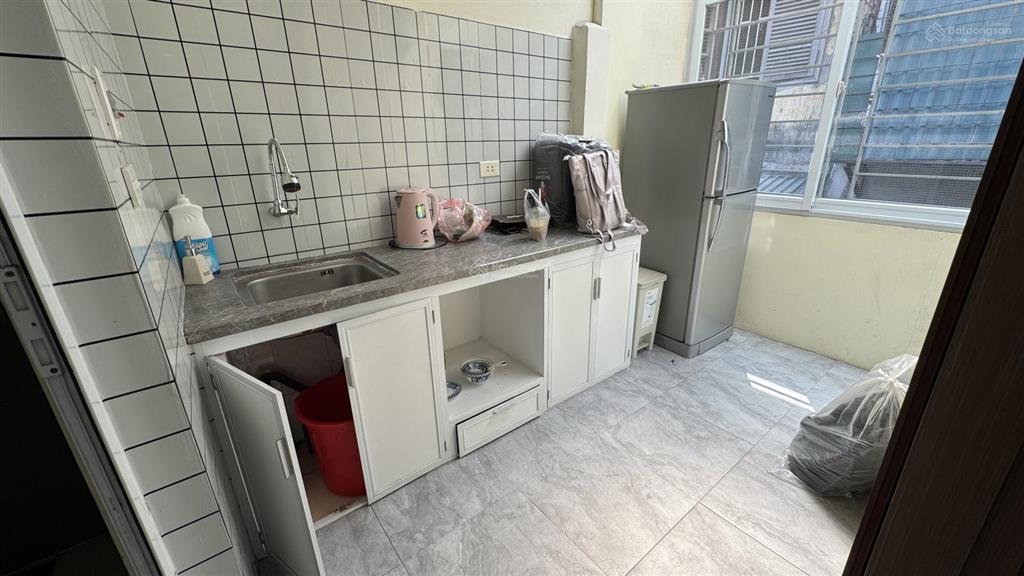 Căn tập thể đẹp, ở luôn  cho thuê 15tr phố phan chu trinh  lý thường kiệt