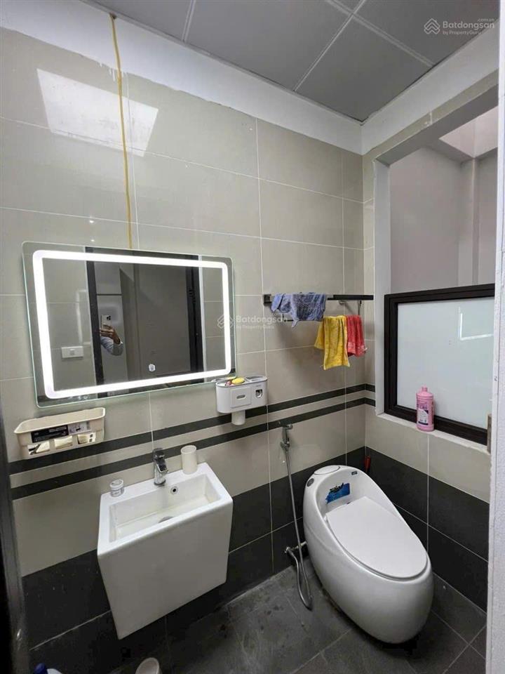 Bán nhà đức thượng  hoài đức. thoáng  đẹp sẵn ở  nội thất hàng hiệu. 96m2, 7.4 tỷ