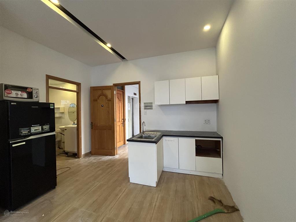 Penthouse 2 phòng ngủ rộng 90m2 gần cv tao đàn  bảo vệ 24/24  khu vực yên tĩnh, an ninh, dân trí