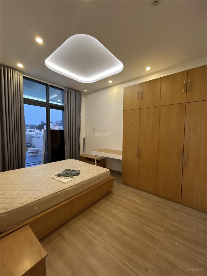 Penthouse 2 phòng ngủ rộng 90m2 gần cv tao đàn  bảo vệ 24/24  khu vực yên tĩnh, an ninh, dân trí
