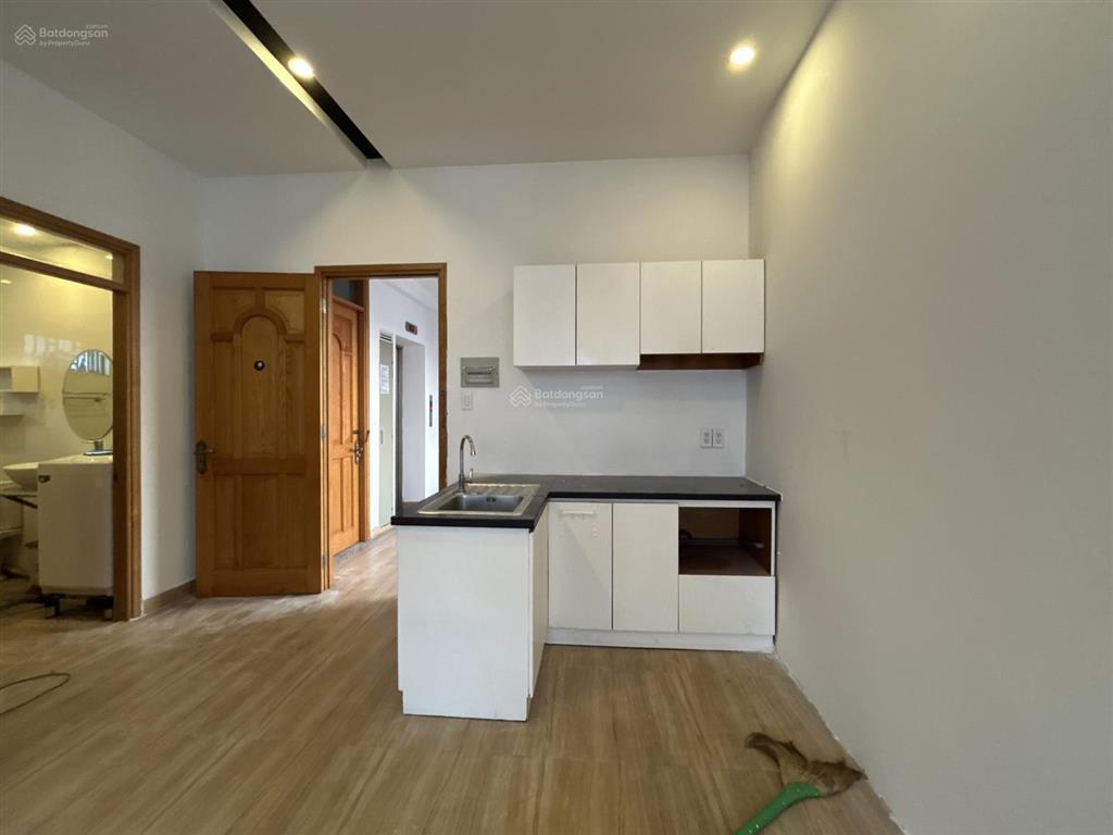 Penthouse 2 phòng ngủ rộng 90m2 gần cv tao đàn  bảo vệ 24/24  khu vực yên tĩnh, an ninh, dân trí