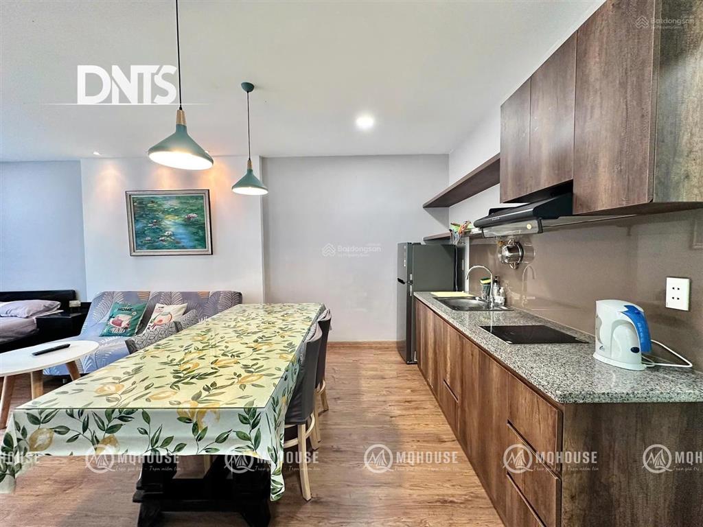 Cho thuê căn hộ ban công lớn45m2 view thoáng đẹp đường rộng oto hoàng sa ngay cầu bông quận 1