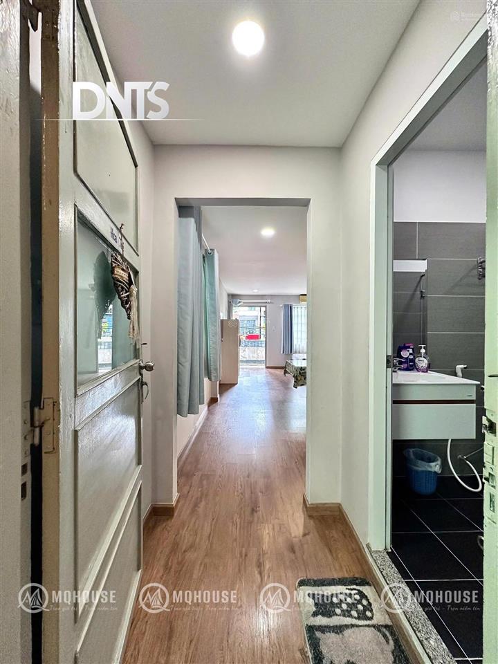 Cho thuê căn hộ ban công lớn45m2 view thoáng đẹp đường rộng oto hoàng sa ngay cầu bông quận 1