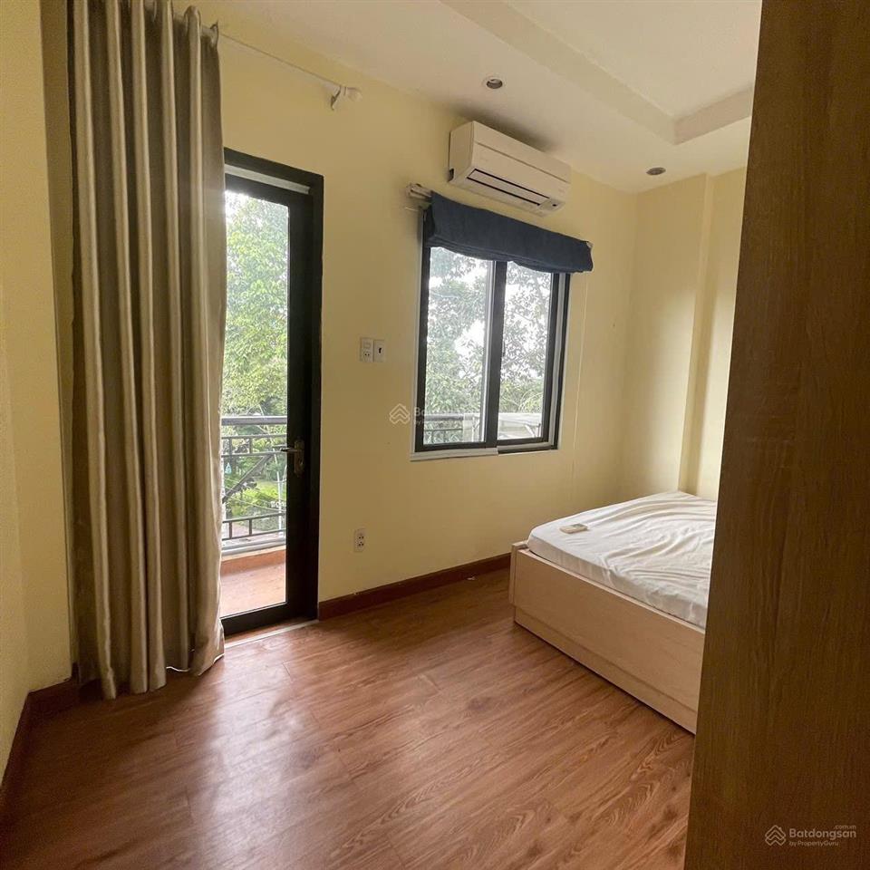 Cho thuê căn 2pn 60m2, ban công view bờ kè hoàng sa, gần đh ussh, ueh quận 1