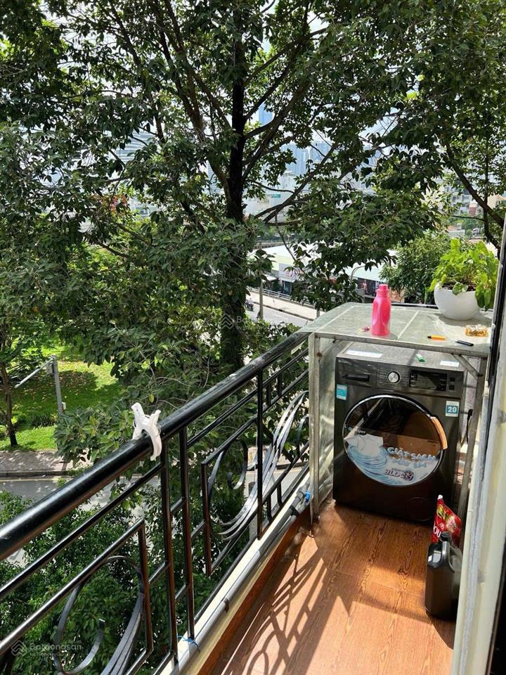Cho thuê căn 2pn 60m2, ban công view bờ kè hoàng sa, gần đh ussh, ueh quận 1