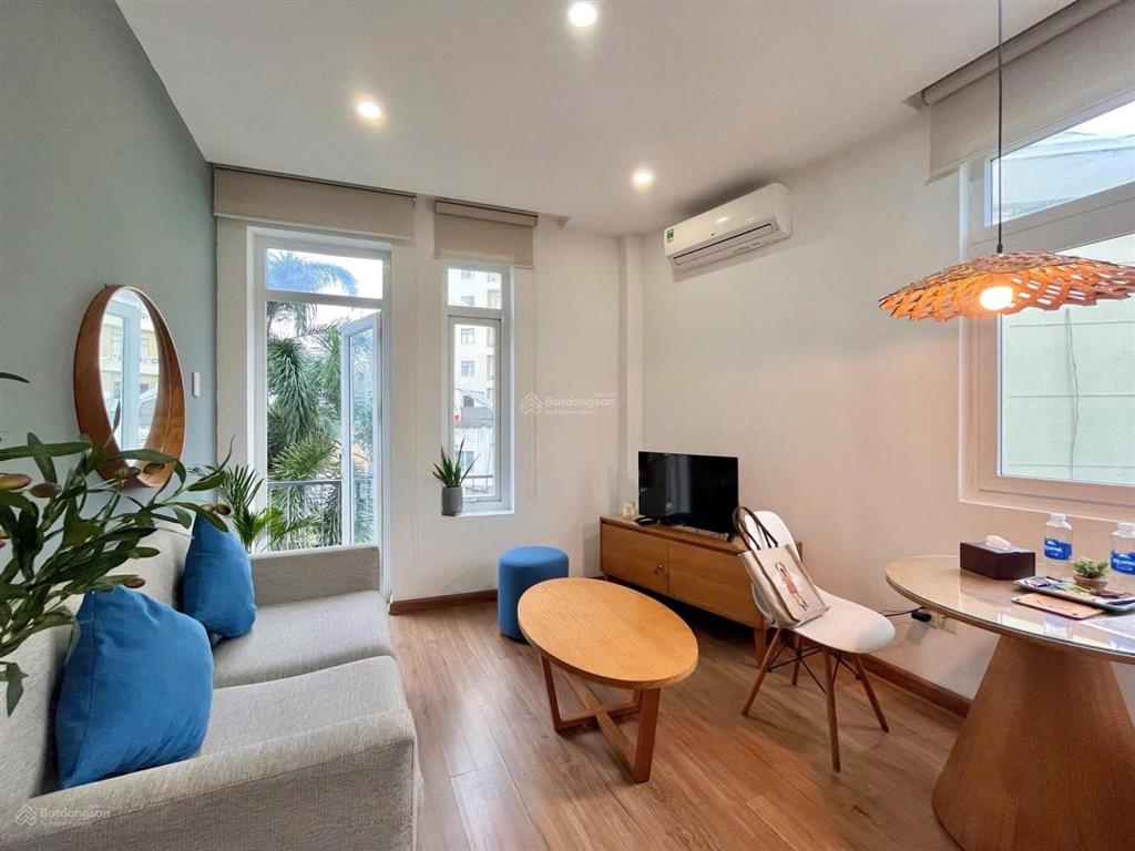 Cho thuê căn hộ cozy 1 phòng ngủ, nhiều cửa sổ lớn, thoáng mát, an ninh ngay nguyễn trãi, quận 1