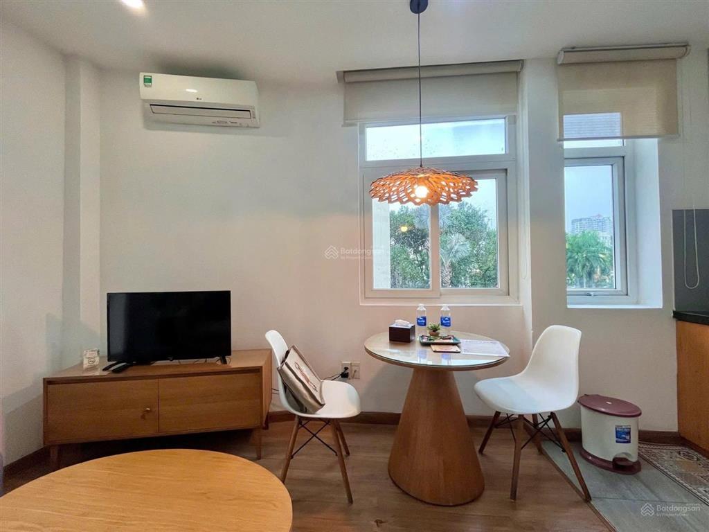 Cho thuê căn hộ cozy 1 phòng ngủ, nhiều cửa sổ lớn, thoáng mát, an ninh ngay nguyễn trãi, quận 1