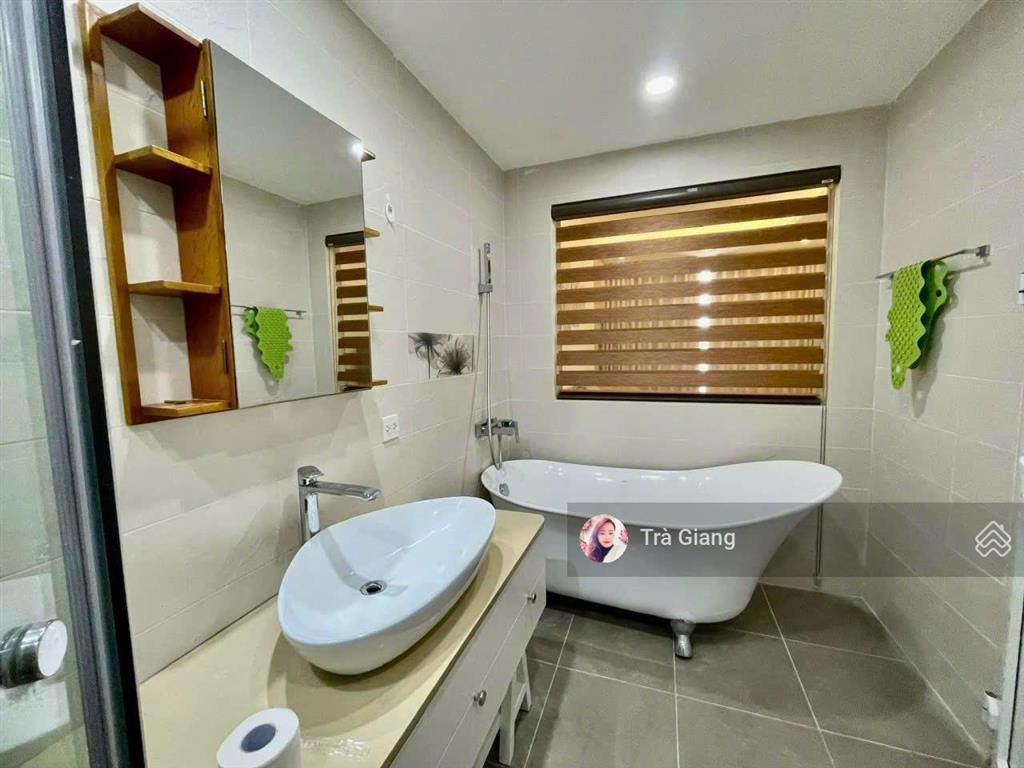 Giá thật! chính chủ bán handi resco 31 lê văn lương 66m2, 2n 2wc, full nội thất đẹp, có slot ô tô