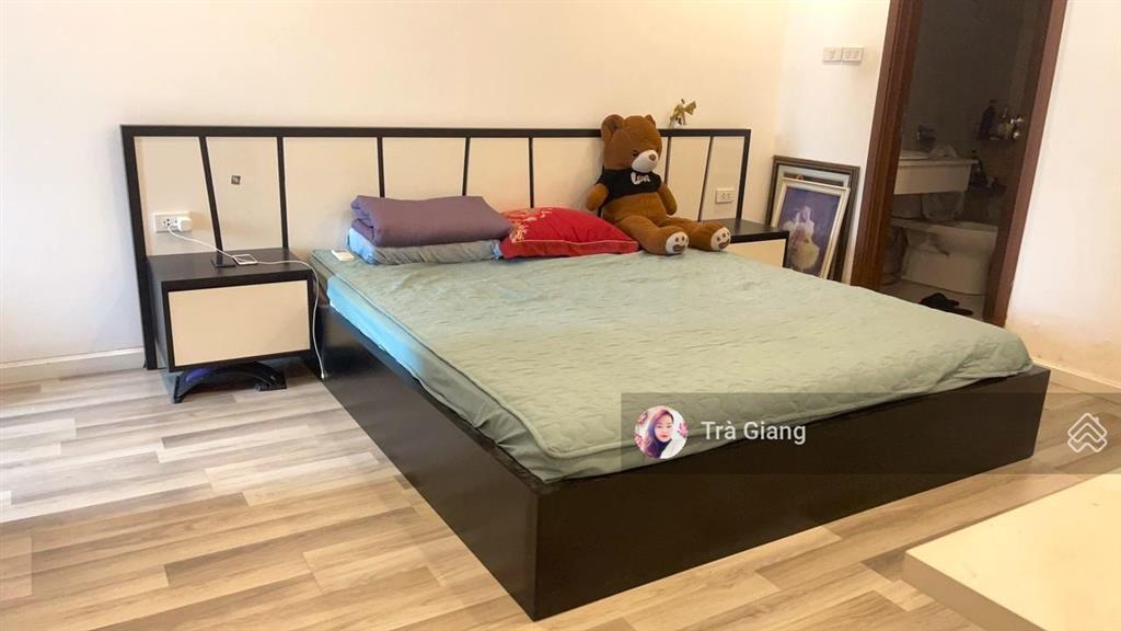 Hiếm! căn duy nhất tại hà nội center point  lê văn lương 65m2, 2pn2vs, full ánh sáng, có slot ôtô