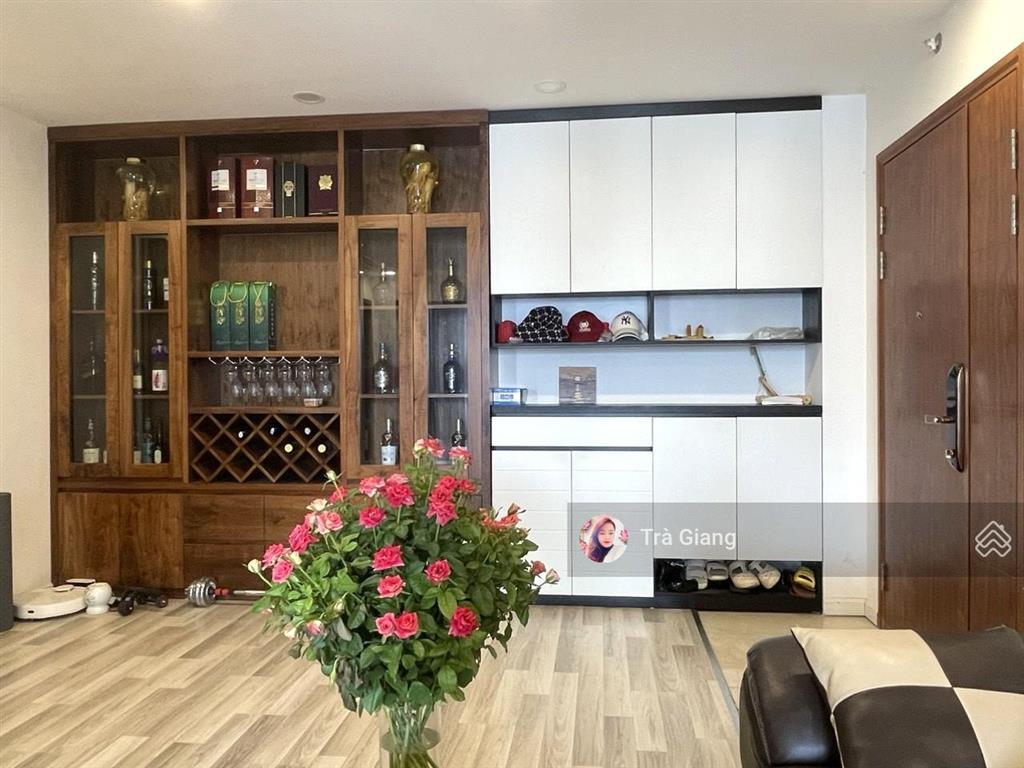 Hiếm! căn duy nhất tại hà nội center point  lê văn lương 65m2, 2pn2vs, full ánh sáng, có slot ôtô