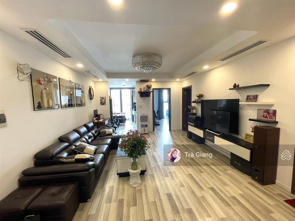 Hiếm! căn duy nhất tại hà nội center point  lê văn lương 65m2, 2pn2vs, full ánh sáng, có slot ôtô